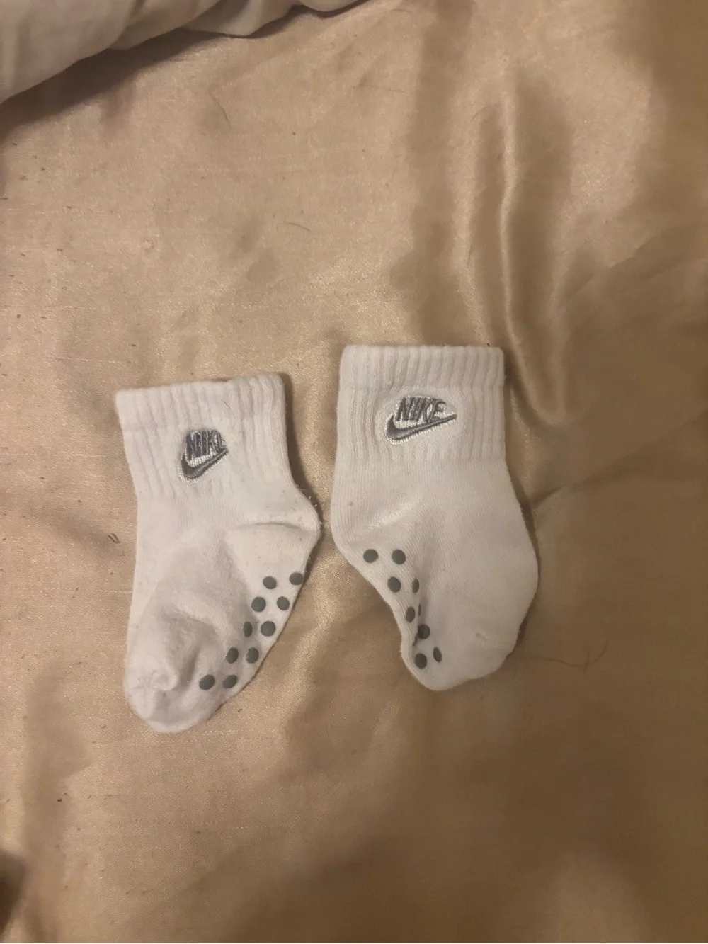Nike White Kids Non-Slip Crew Socks - Set of 4